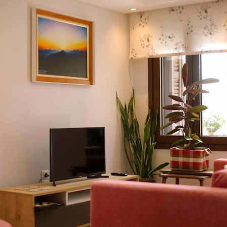 Appartement Το Σπίτι Της Ευτυχίας Σουίτα à Karpenísion Extérieur photo