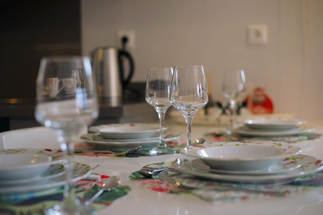 Appartement Το Σπίτι Της Ευτυχίας Σουίτα à Karpenísion Extérieur photo